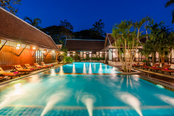 Swimming Pool & Jacuzzi